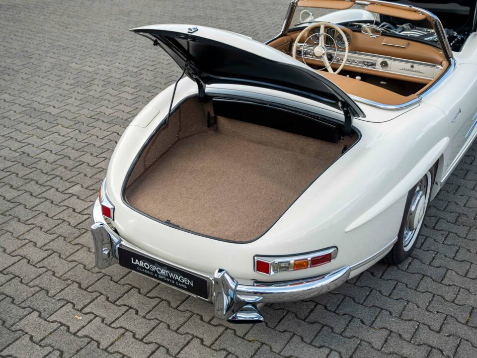 Immagine 35/38 di Mercedes-Benz 300 SL Roadster (1961)