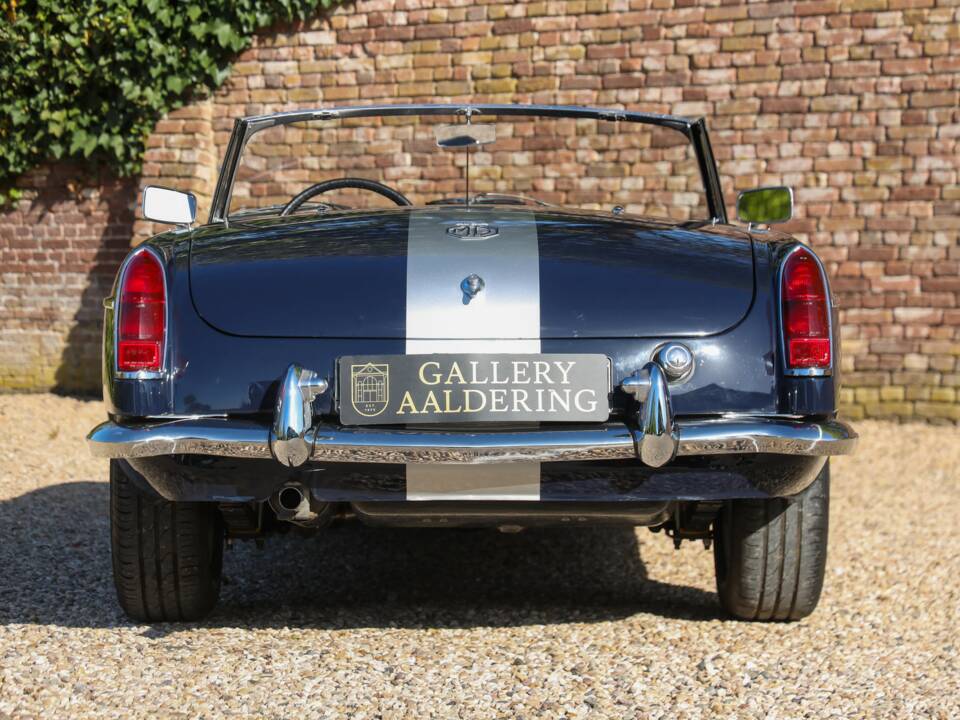 Image 35/50 de MG MGB (1966)
