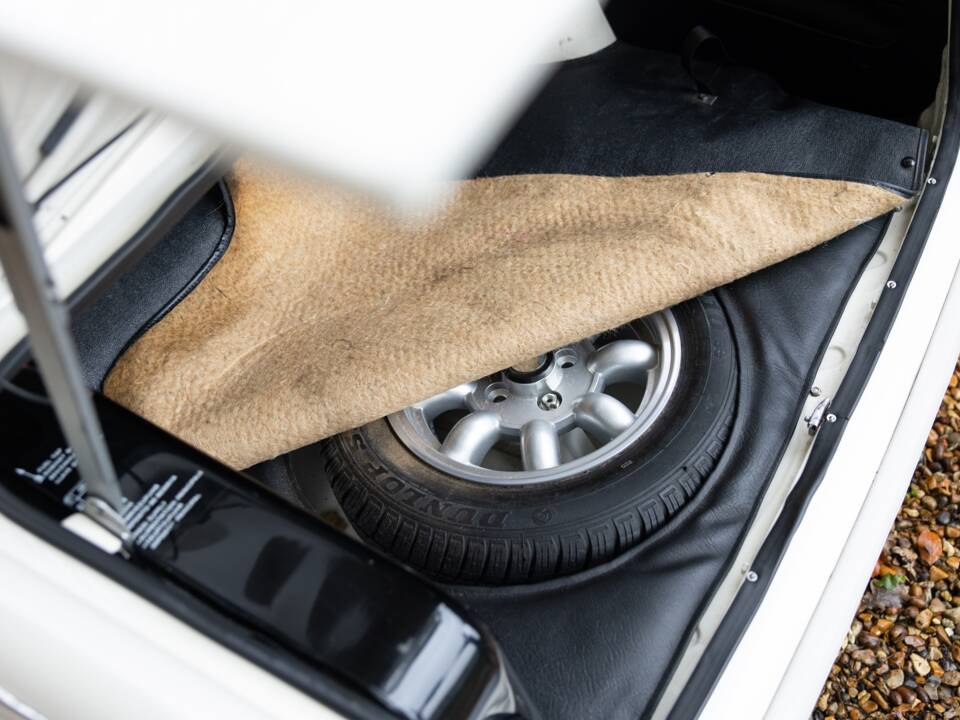 Image 36/50 of Triumph Herald 1200 (1967)