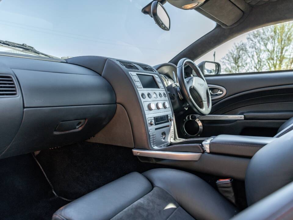 Image 5/75 of Aston Martin V12 Vanquish S (2007)