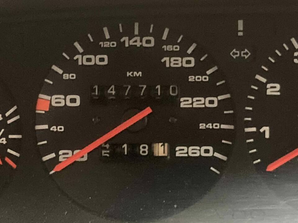 Immagine 33/40 di Porsche 944 (1985)