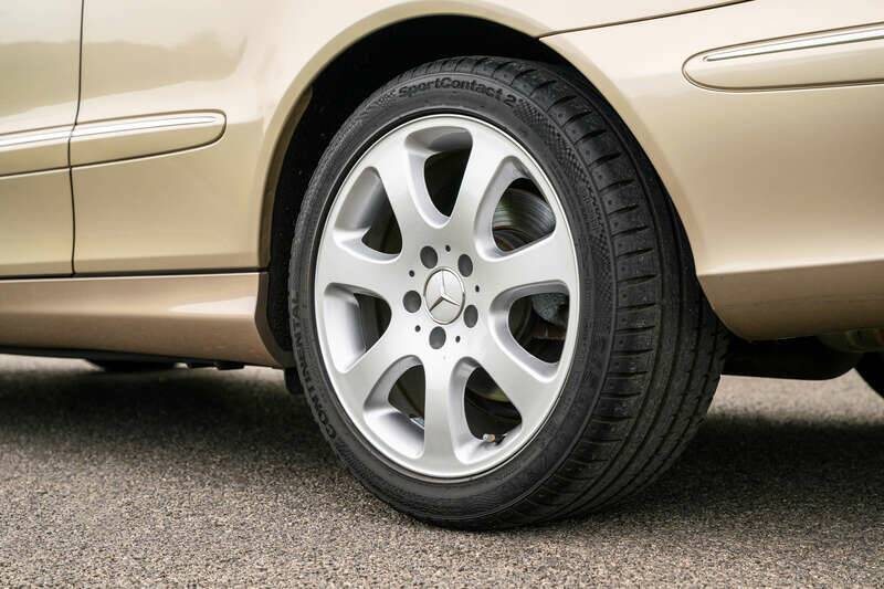 Bild 12/47 von Mercedes-Benz CLK 320 (2003)