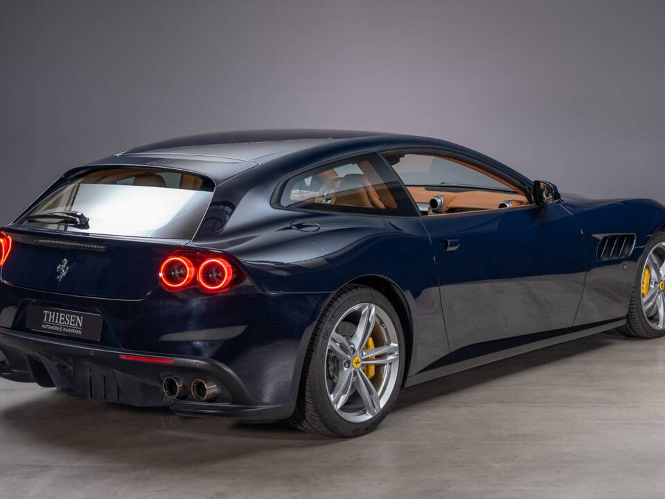 Bild 7/38 von Ferrari GTC4Lusso (2017)