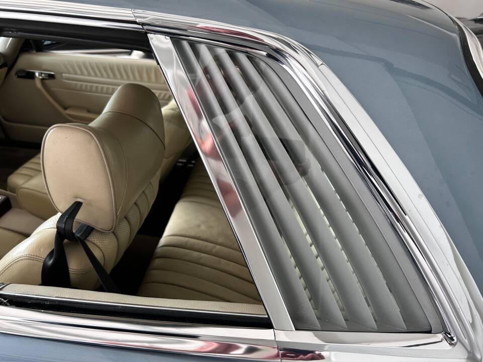 Image 17/39 de Mercedes-Benz 350 SLC (1978)