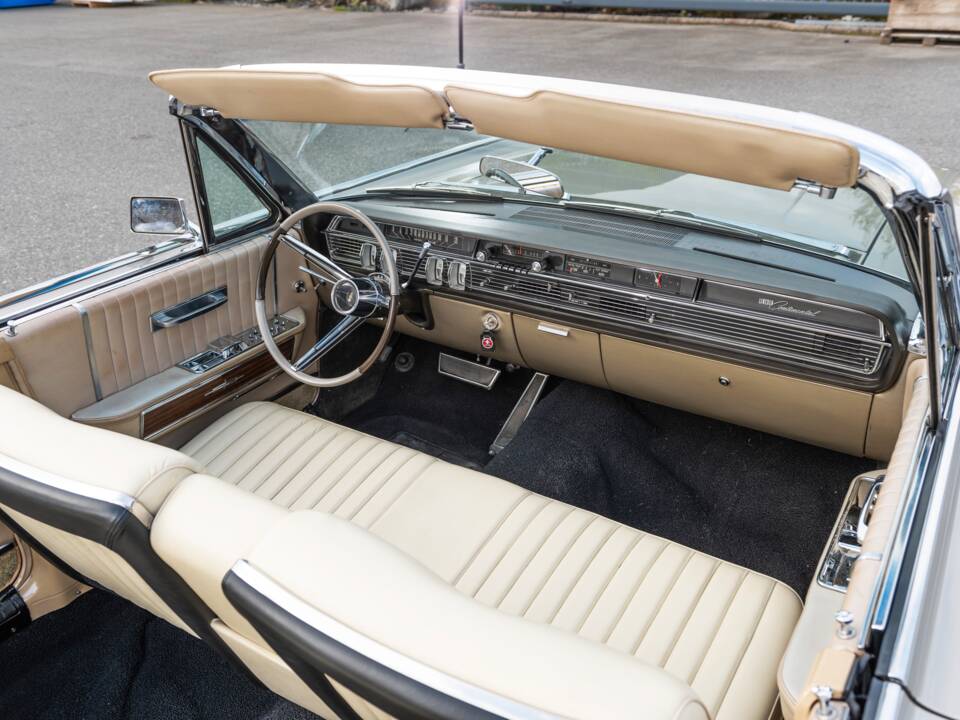 Bild 41/100 von Lincoln Continental Convertible (1965)
