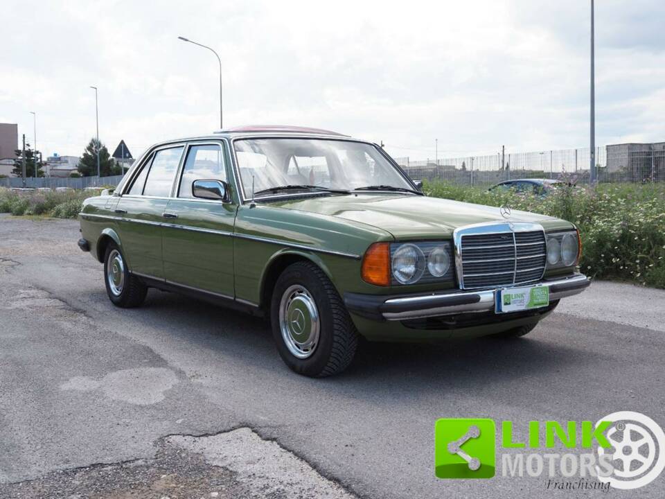 Image 7/10 de Mercedes-Benz 240 D (1982)
