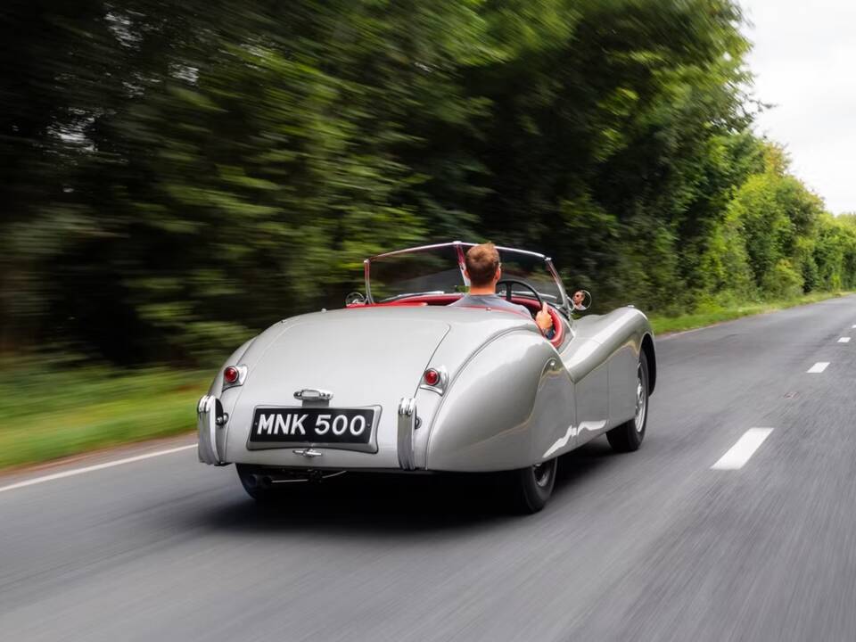 Image 6/12 of Jaguar XK 120 OTS (1951)