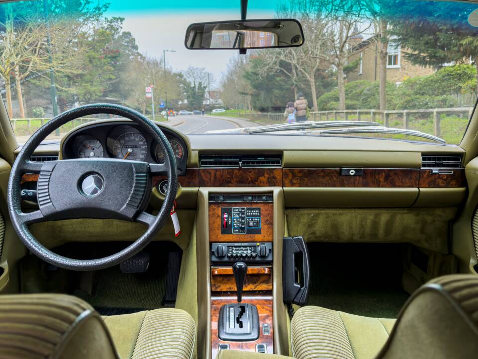 Image 13/26 of Mercedes-Benz 450 SEL 6,9 (1979)
