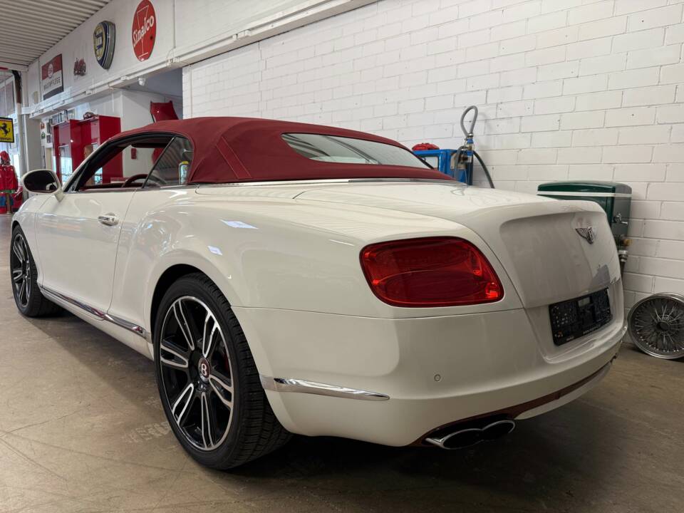 Image 6/20 of Bentley Continental GTC V8 (2012)