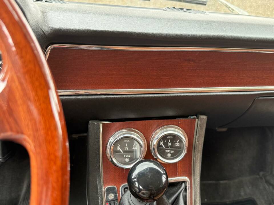 Image 48/53 of Alfa Romeo 1750 GT Veloce (1971)