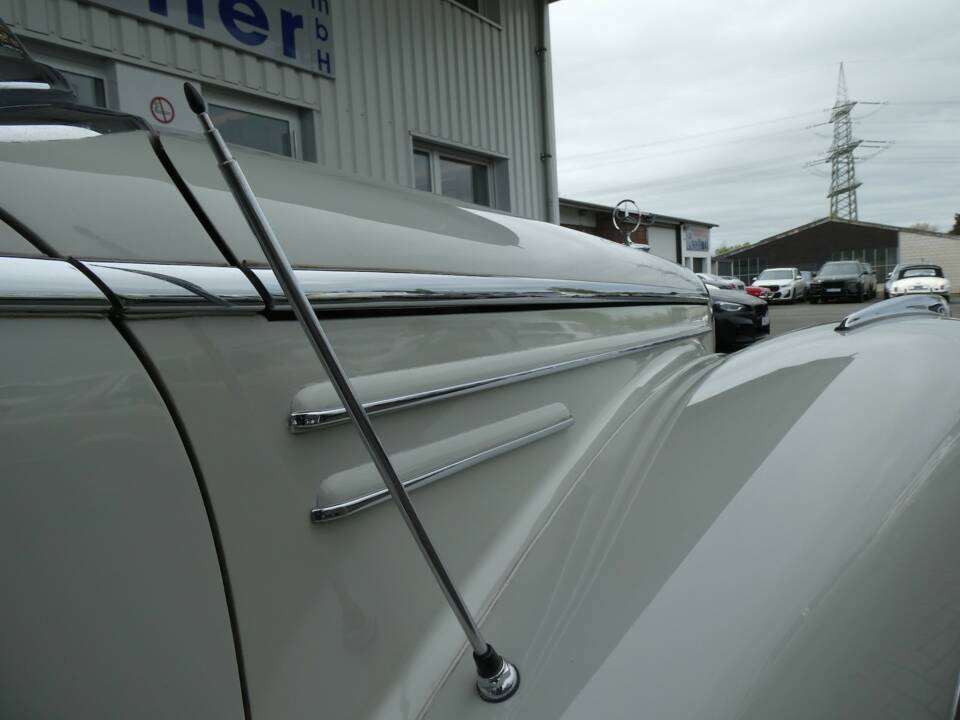 Immagine 31/33 di Mercedes-Benz 300 Sc Cabriolet A (1957)