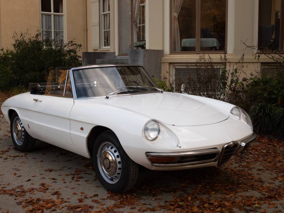 Image 45/50 de Alfa Romeo 1600 Spider Duetto (1967)