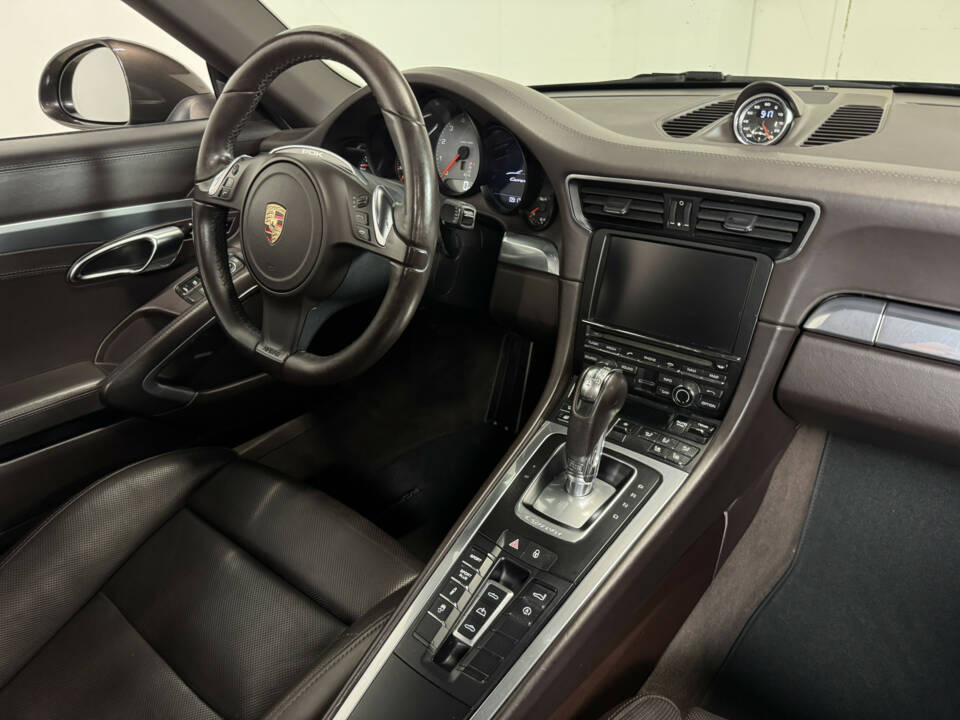 Image 26/50 de Porsche 911 Carrera S (2013)