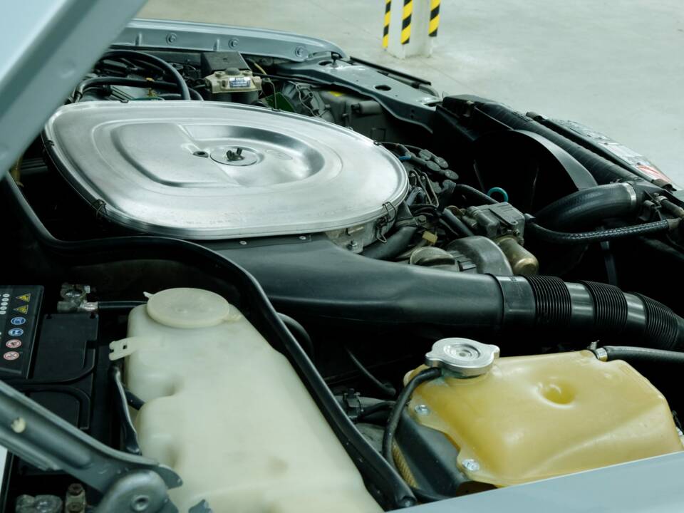 Image 30/50 of Mercedes-Benz 500 SEC (1982)