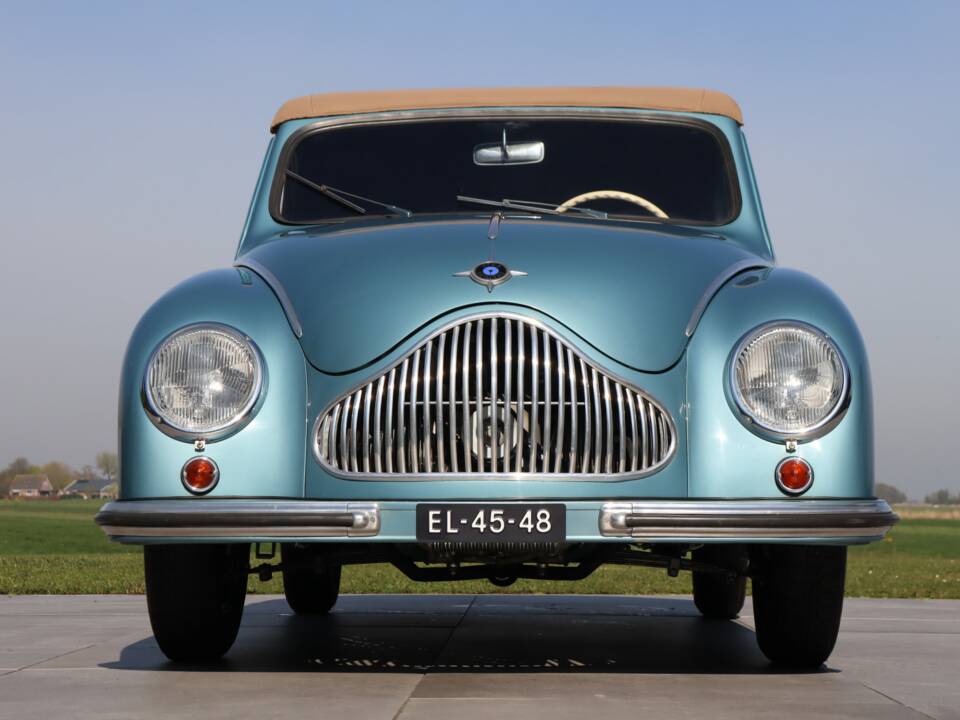 Image 7/50 of Dyna-Veritas Cabriolet (1952)