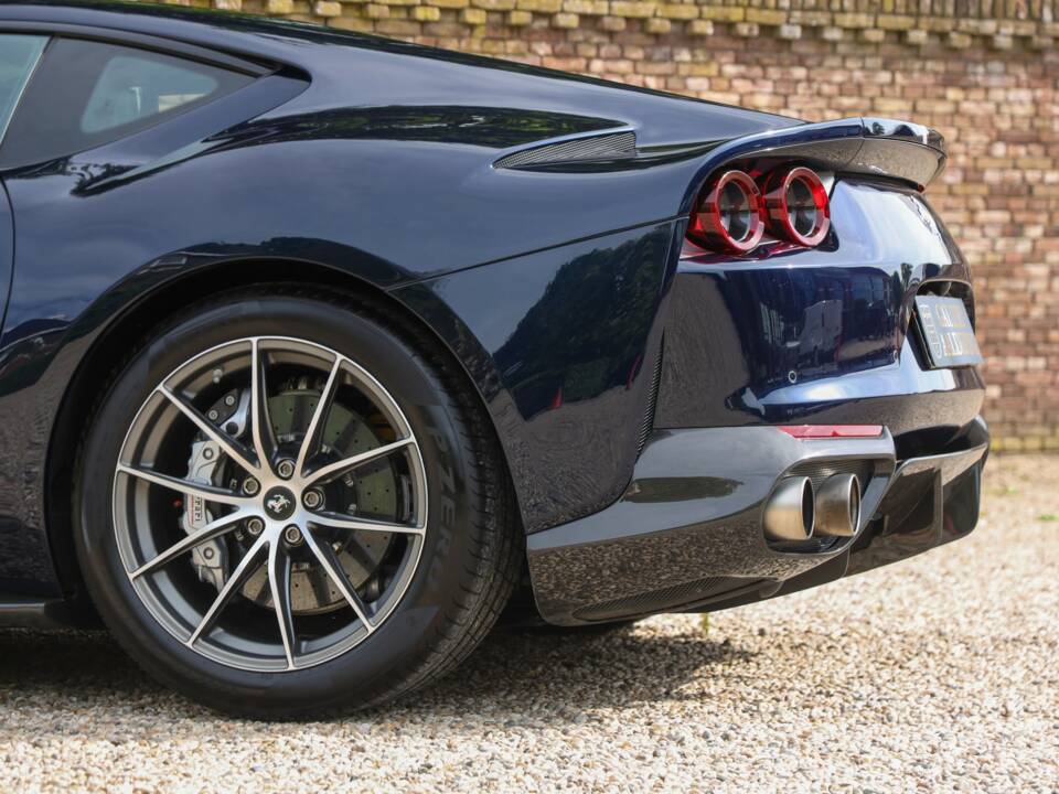 Image 46/50 of Ferrari 812 Superfast (2020)