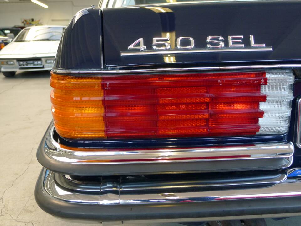 Image 35/42 of Mercedes-Benz 450 SEL 6,9 (1976)