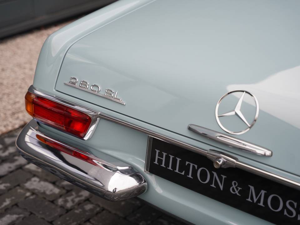 Image 32/50 of Mercedes-Benz 280 SL (1968)