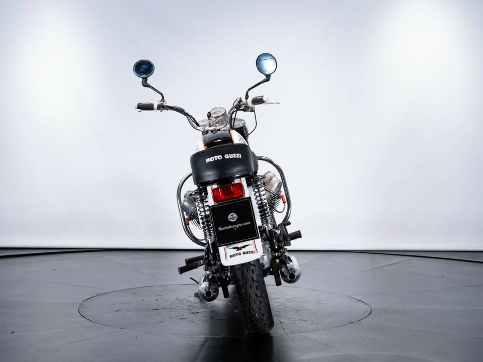 Immagine 4/30 di Moto Guzzi V 7 (1967)