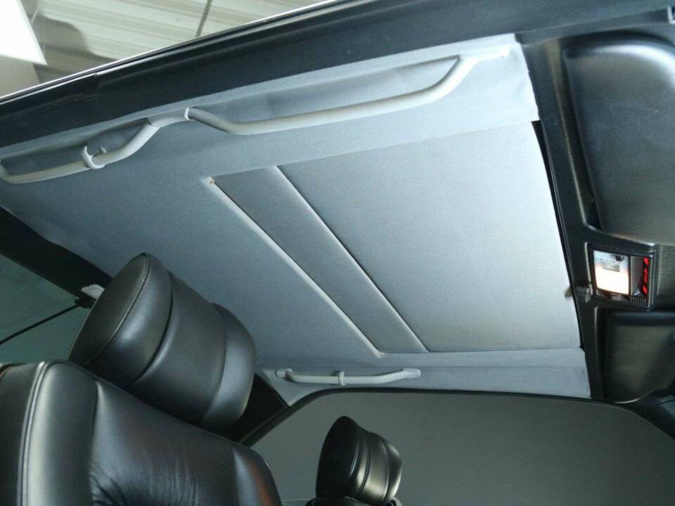 Immagine 35/50 di Mercedes-Benz 560 SEC (1990)