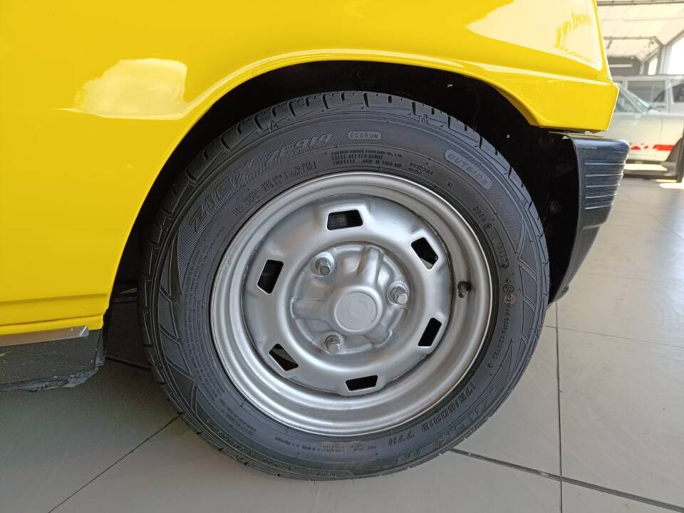 Image 28/30 of Renault R 5 (1980)