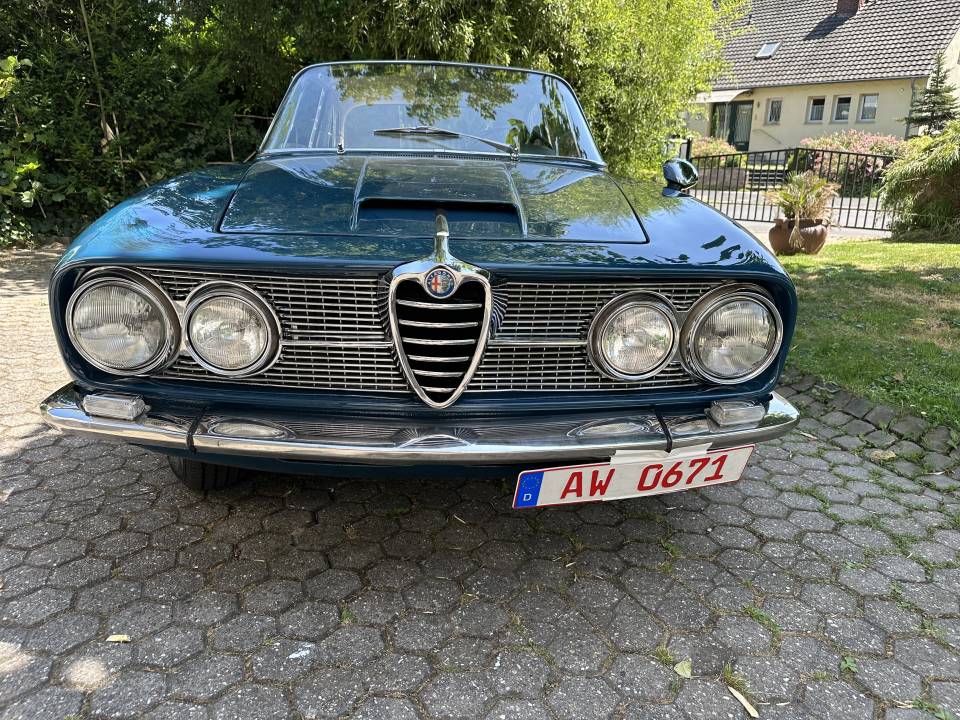 Bild 3/43 von Alfa Romeo 2600 Sprint (1966)