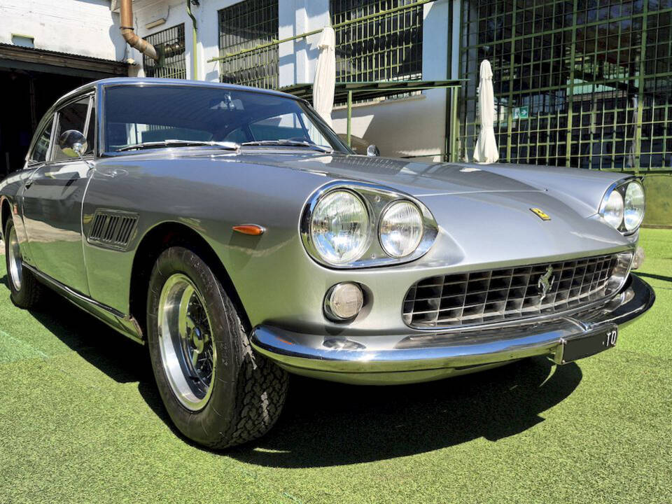 Imagen 8/66 de Ferrari 330 GT 2+2 (1964)