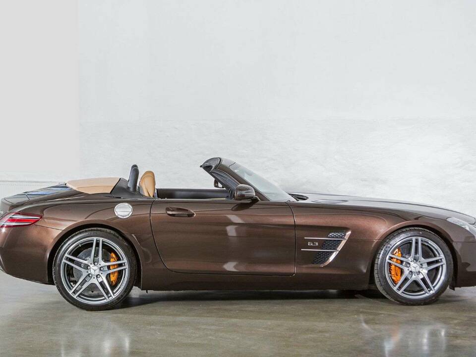 Image 2/20 de Mercedes-Benz SLS AMG Roadster (2011)