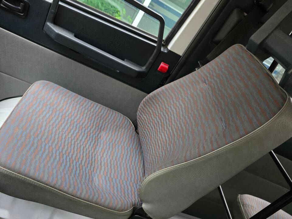 Bild 11/20 von Mercedes-Benz MB 140 (1989)