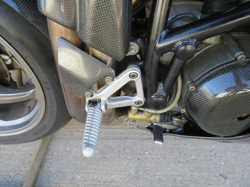 Bild 27/46 von Ducati 996 SPS (2000)