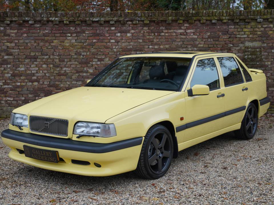 Image 48/50 of Volvo 850 T-5R (1995)