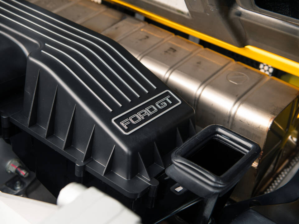 Bild 28/30 von Ford GT (2005)