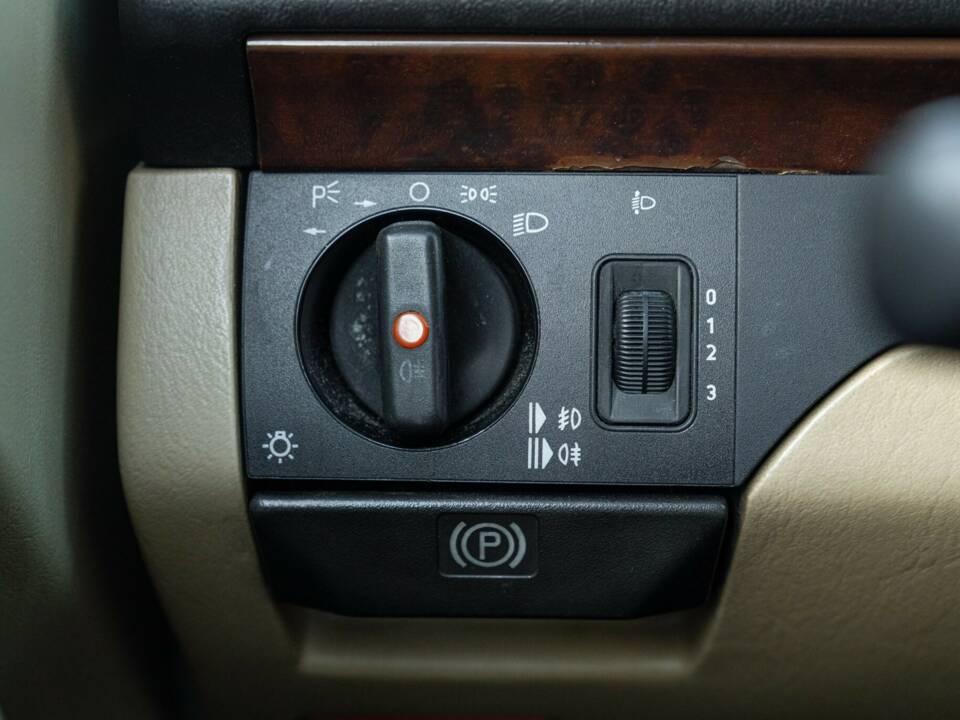 Afbeelding 27/50 van Mercedes-Benz 200 CE (1992)