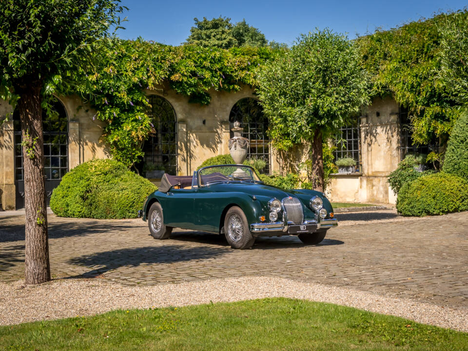 Image 34/37 of Jaguar XK 150 3.8 S OTS (1959)