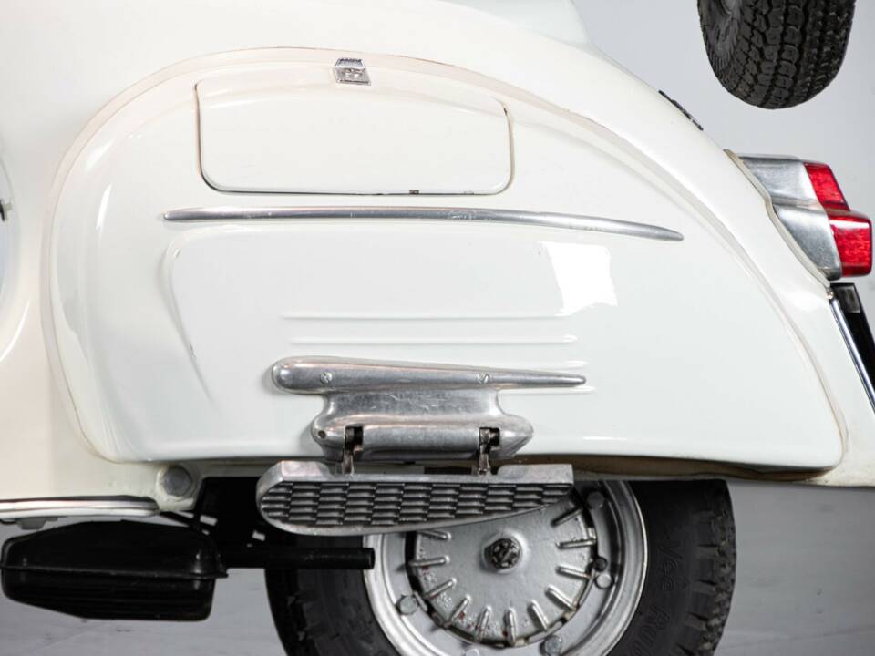 Image 27/50 of Piaggio Vespa 125 Super (1966)