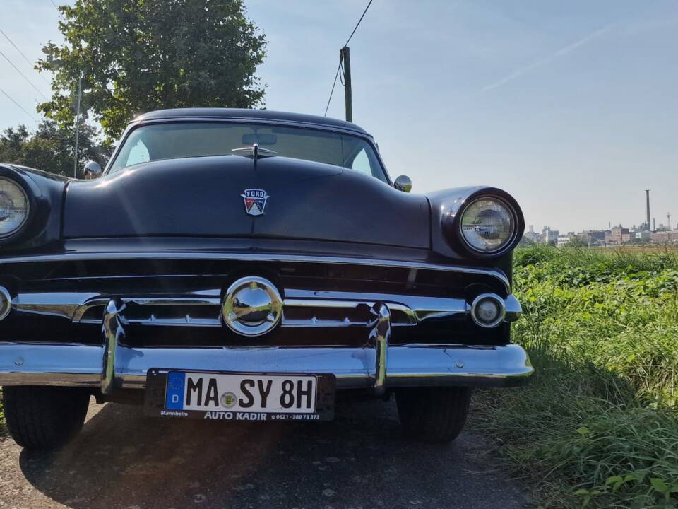 Image 14/74 of Ford Crestline Victoria (1954)