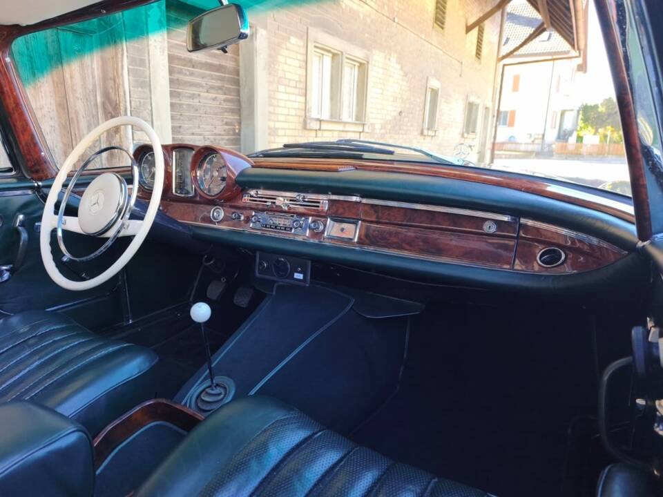 Afbeelding 12/30 van Mercedes-Benz 220 SE b (1961)
