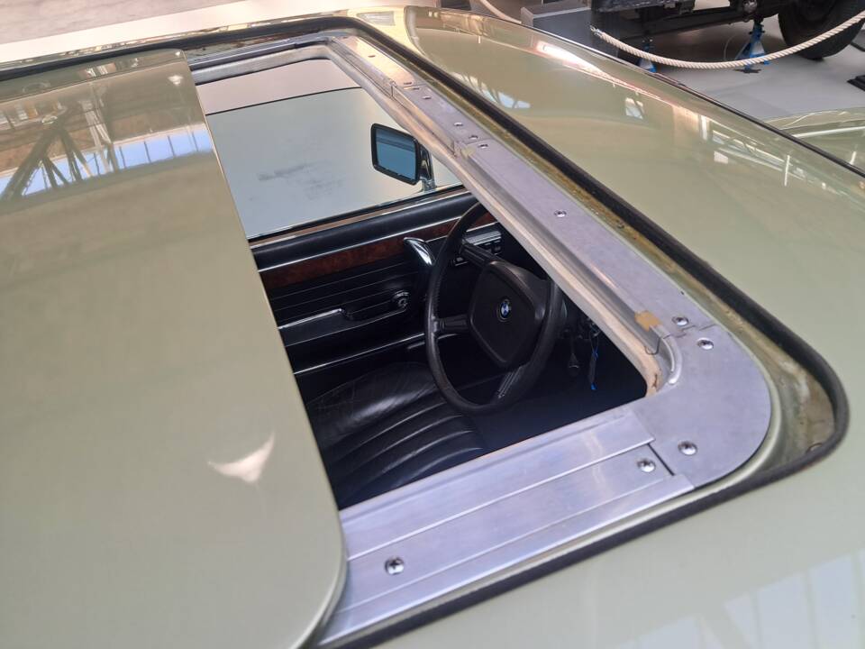 Immagine 12/39 di BMW 3,3 Li (1977)