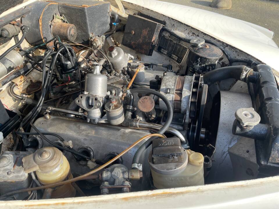 Image 8/9 de Daimler V8-250 (1967)