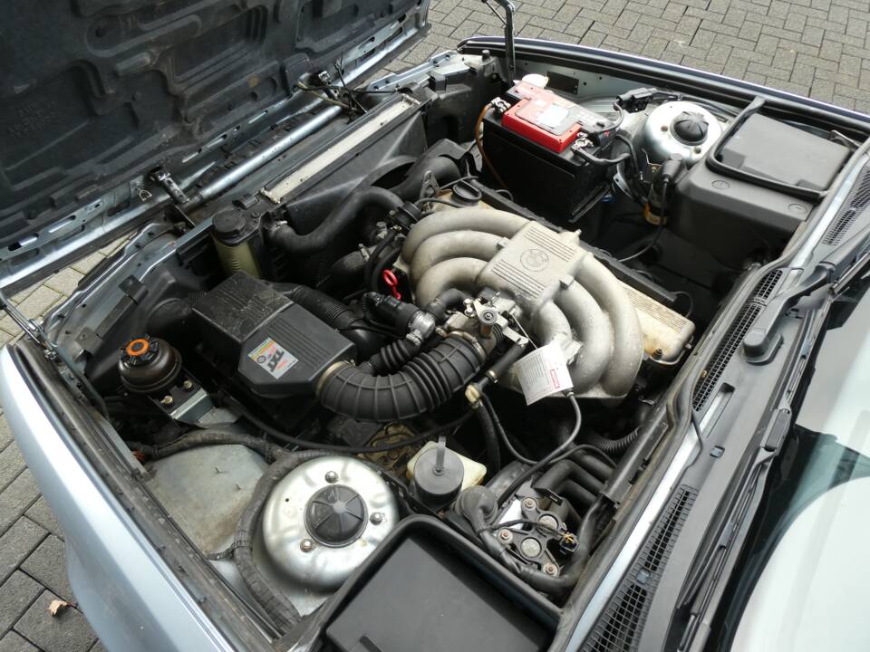 Image 16/16 of BMW 525i (1990)