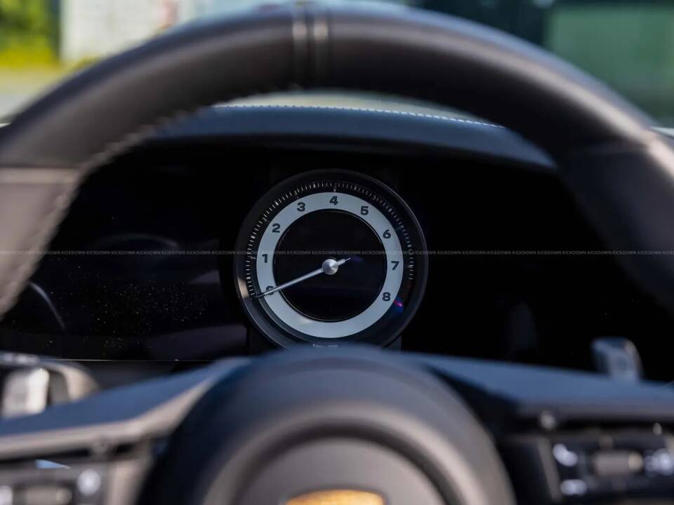 Image 4/15 de Porsche 911 Carrera (2023)