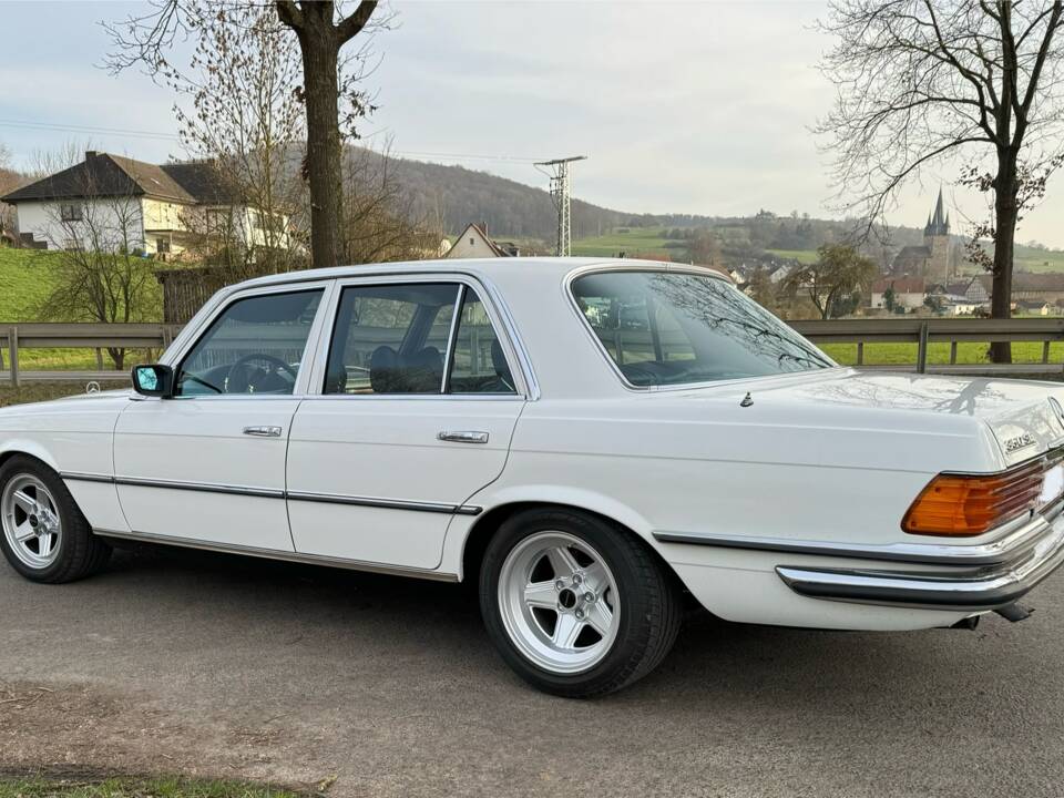 Image 4/9 de Mercedes-Benz 350 SE (1976)