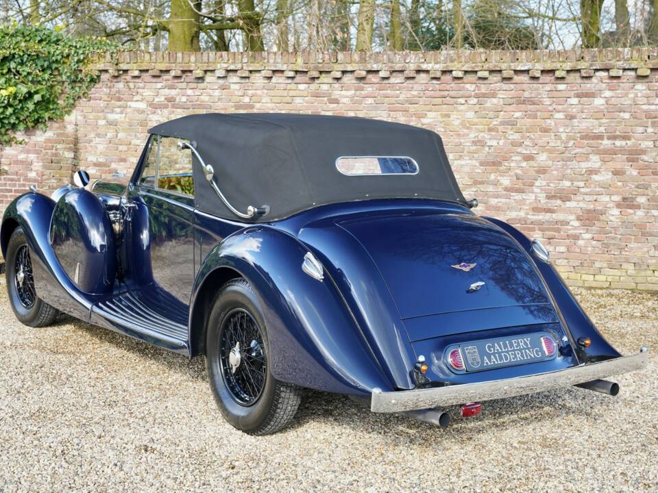 Image 48/50 of Lagonda LG 6 (1939)