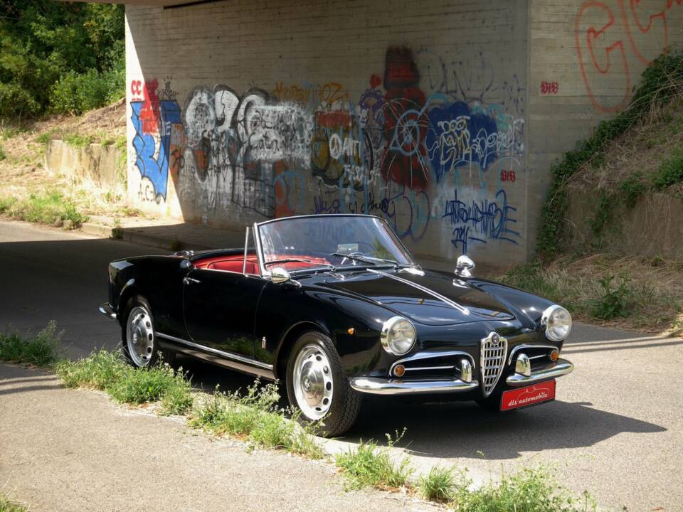 Image 2/25 of Alfa Romeo Giulietta Spider (1959)