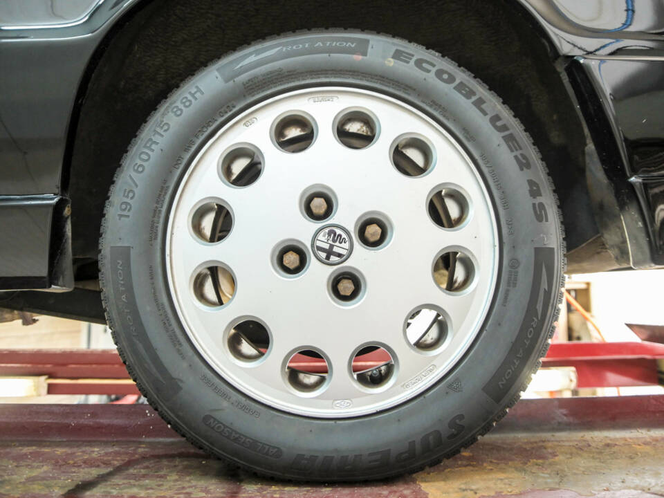 Bild 48/50 von Alfa Romeo 2.0 Spider (1991)