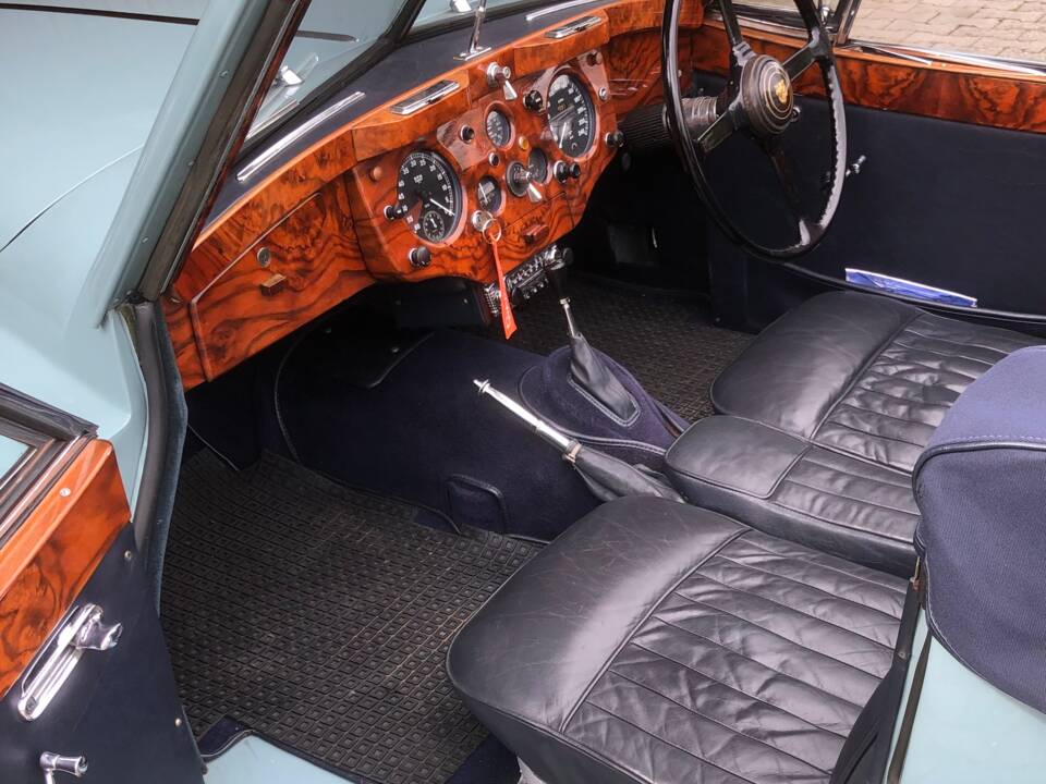Image 7/10 of Jaguar XK 140 DHC (1954)