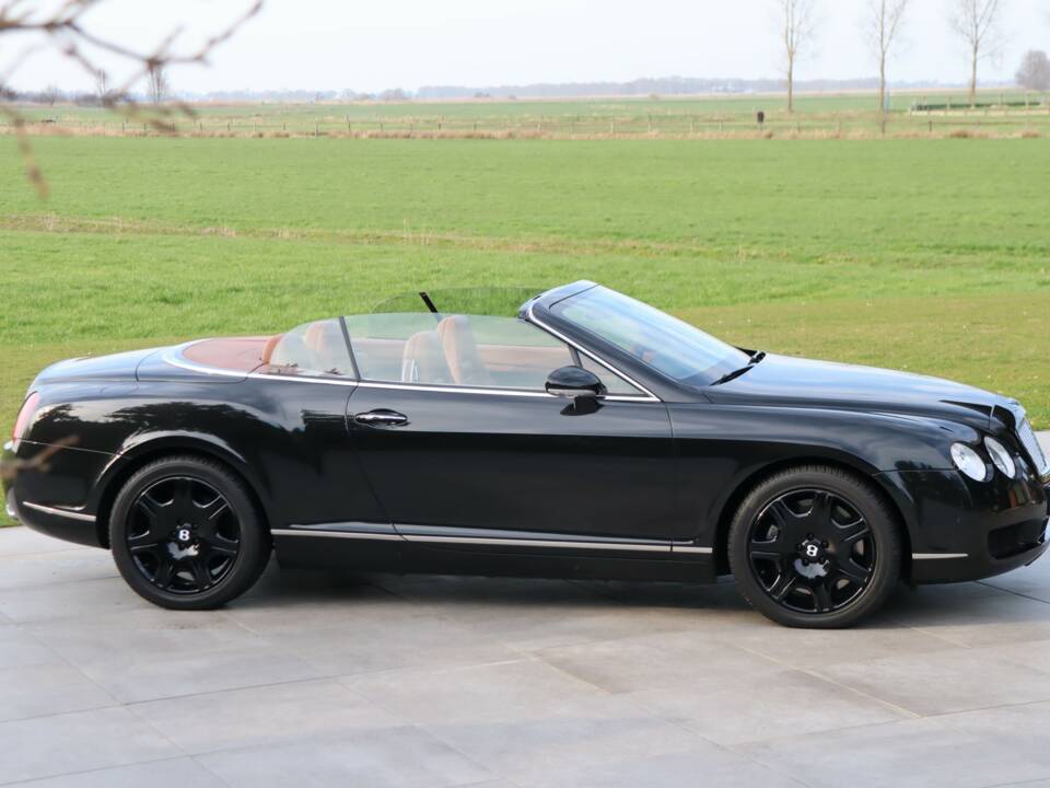 Image 28/50 of Bentley Continental GTC (2007)