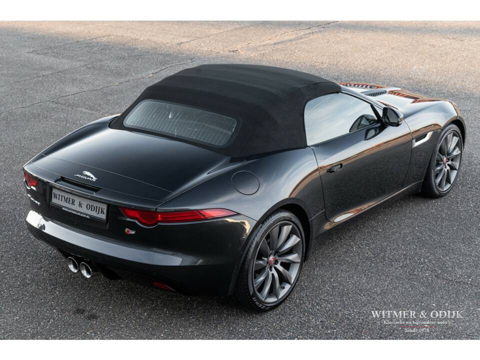 Image 2/37 de Jaguar F-Type S (2014)