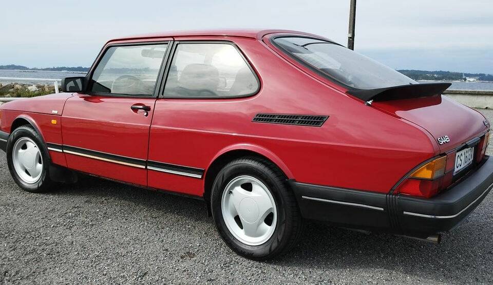 Bild 6/8 von Saab 900 SE 2.0i 16V (1990)