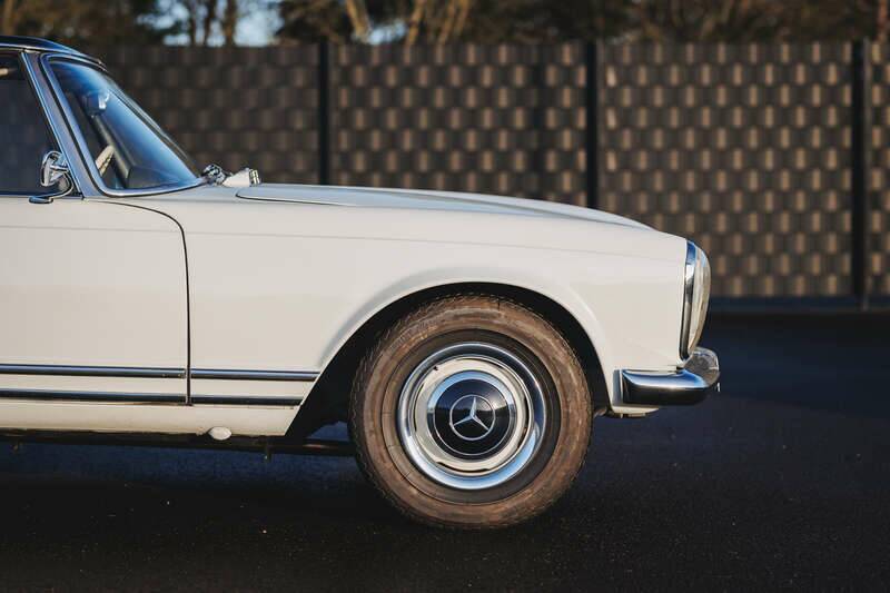 Image 9/10 of Mercedes-Benz 230 SL (1964)